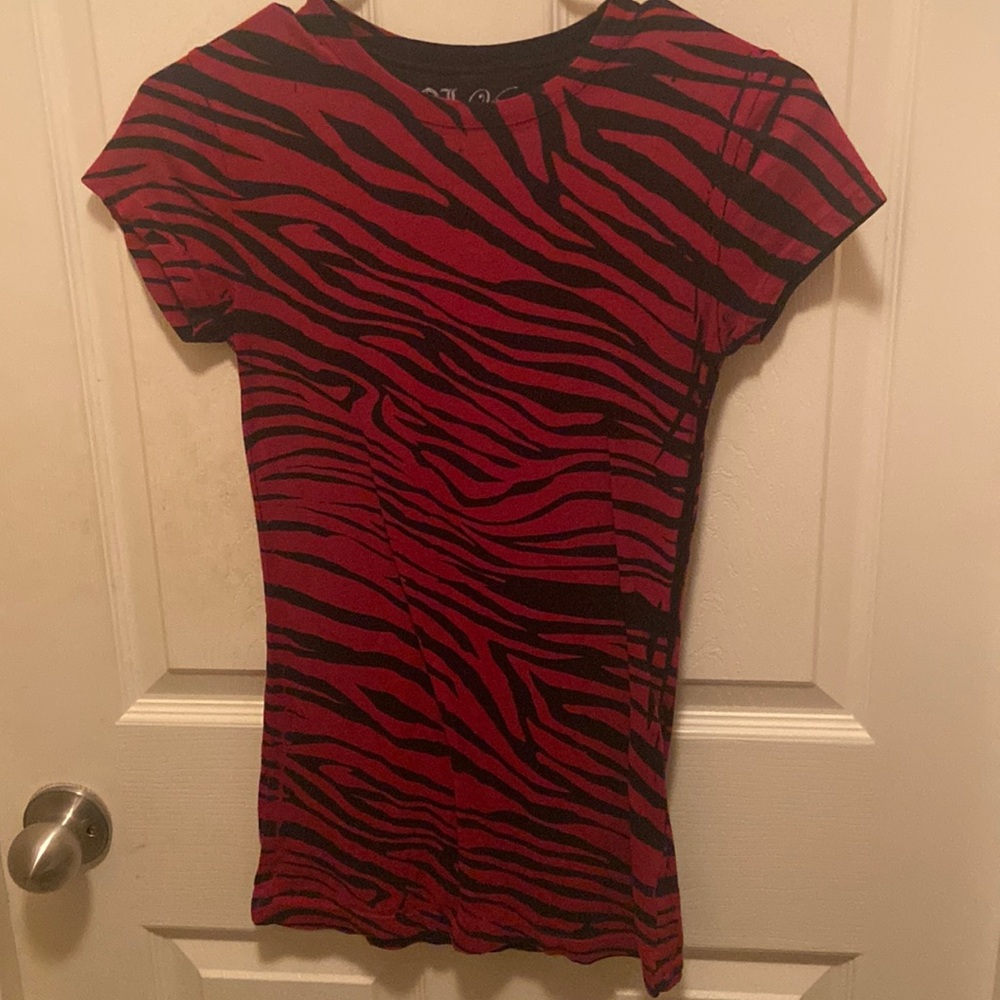 maroon and black zebra print tee